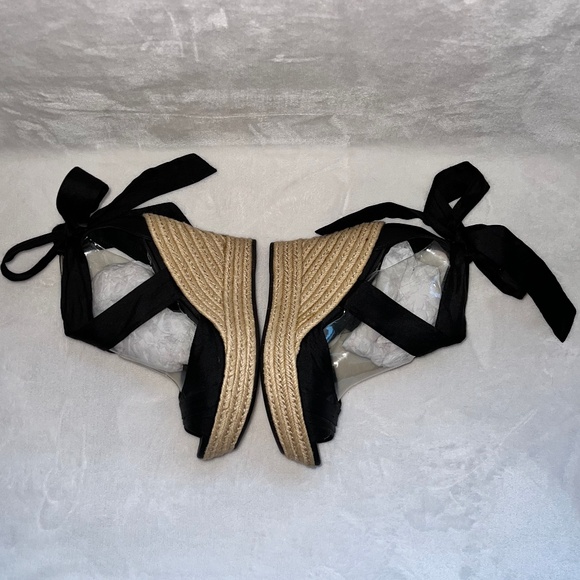 UGG Lucianna Black Tie-Up Wedge Size 8.5 - Picture 10 of 15